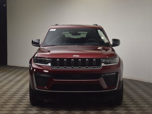 New 2026 Jeep Grand Cherokee L Limited AWD/4WD image 2