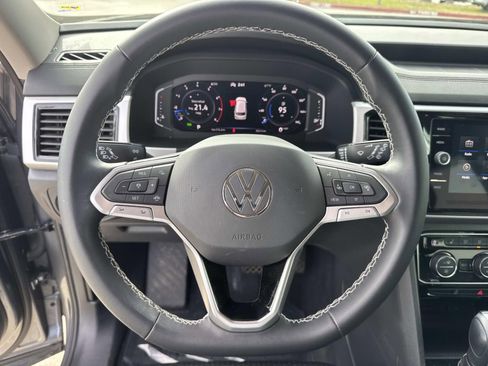 Used 2023 Volkswagen Atlas SE w/ Black Wheel Package image 22