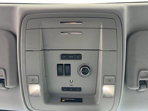 Used 2019 Chevrolet Suburban LT image 34