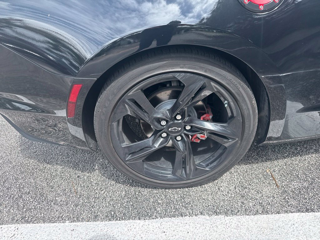Used 2022 Chevrolet Camaro LT w/ RS Package RWD image 9