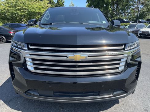 Used 2021 Chevrolet Suburban High Country AWD/4WD image 2