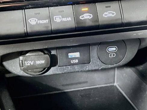 Used 2024 Hyundai Elantra SEL FWD image 21