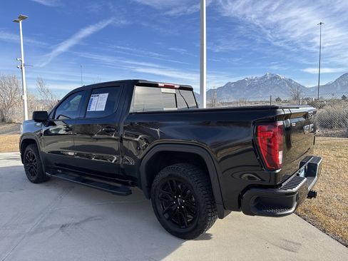 Used 2022 GMC Sierra 1500 Elevation w/ Elevation Premium Package image 3