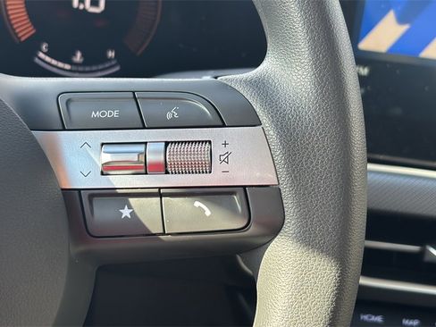 Certified 2025 Hyundai Sonata SE image 26