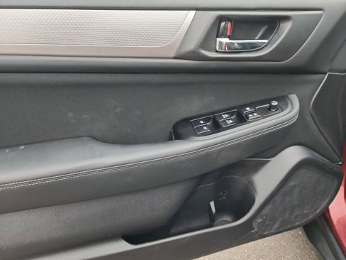 Used 2017 Subaru Outback 2.5i Premium image 6