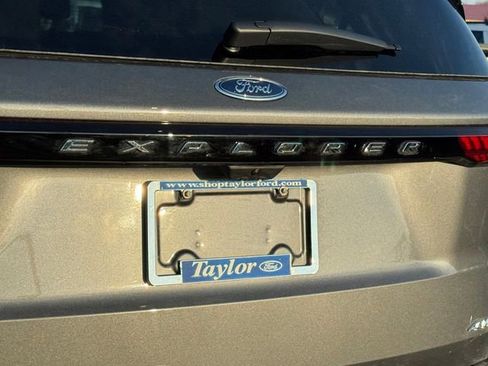 New 2026 Ford Explorer Active w/ Active Comfort Package image 9
