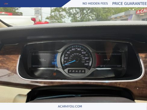 Used 2019 Ford Taurus Limited FWD image 17