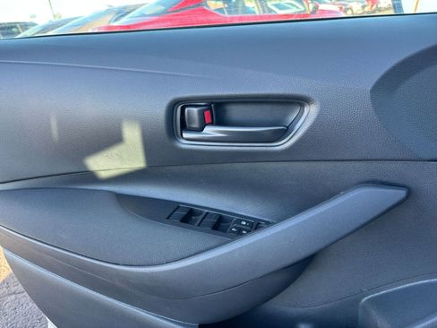 Used 2025 Toyota Corolla LE image 20