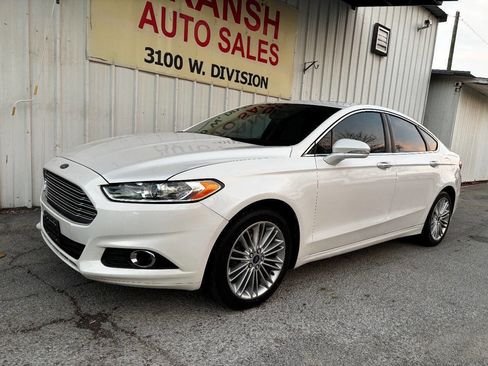 Used 2016 Ford Fusion SE w/ Equipment Group 202A image 3