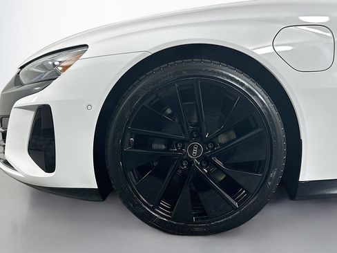 Used 2022 Audi e-tron GT Prestige w/ Prestige Package image 11