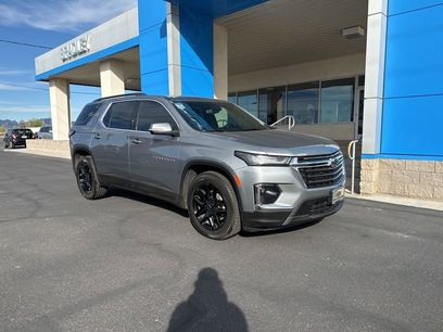 Used 2023 Chevrolet Traverse LT
