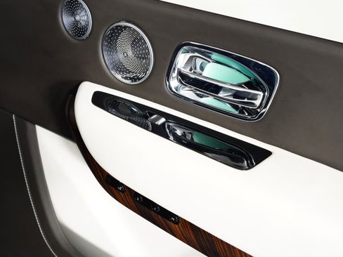 Used 2023 Rolls-Royce Cullinan w/ Cullinan Package image 65