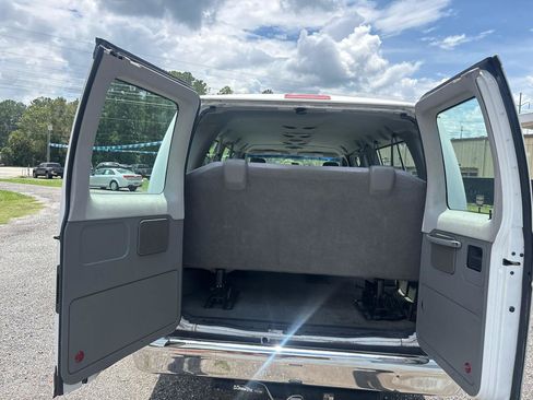 Used 2012 Ford E-350 and Econoline 350 XLT RWD image 21