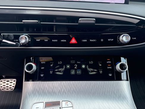 New 2026 Genesis GV70 2.5T Sport Prestige AWD/4WD image 18