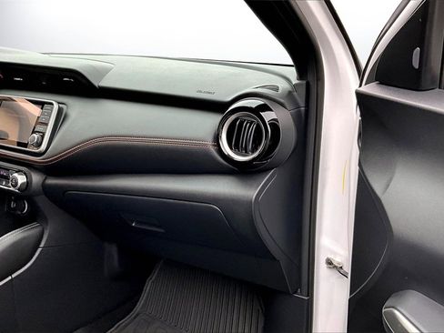 Used 2019 Nissan Kicks SR w/ SR Premium Package image 19