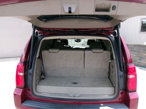 Used 2017 Chevrolet Tahoe LT w/ LT Signature Package image 6