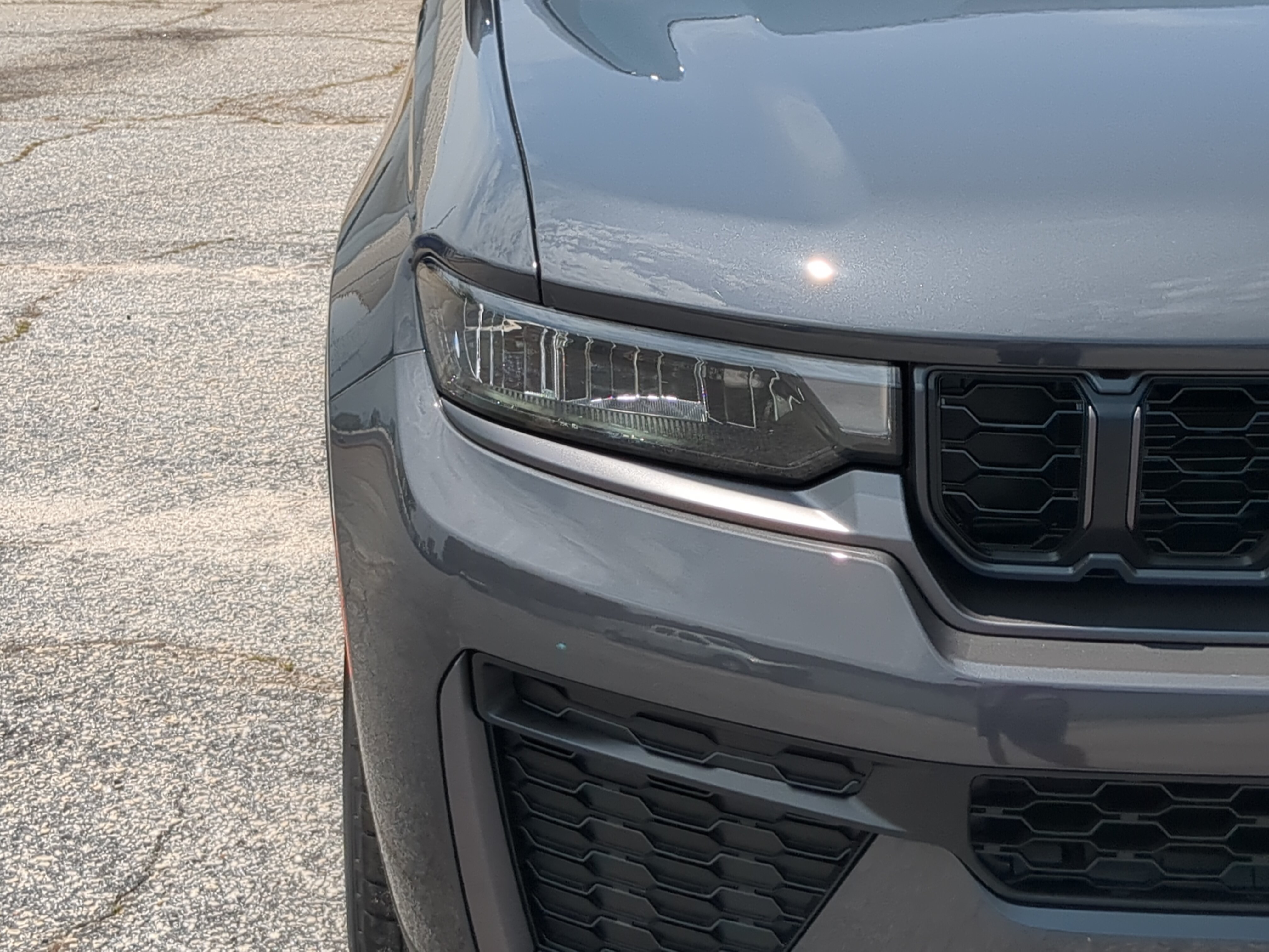 New 2026 Jeep Grand Cherokee Altitude RWD image 8