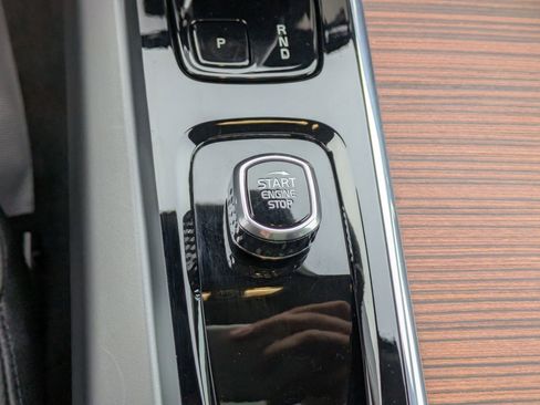 Certified 2025 Volvo V60 B5 Cross Country Plus image 19