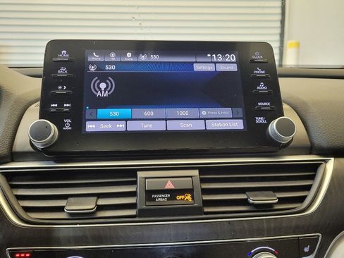 Used 2018 Honda Accord EX image 25