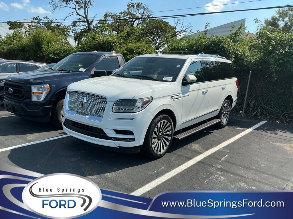 Used 2021 Lincoln Navigator Reserve AWD/4WD image 1