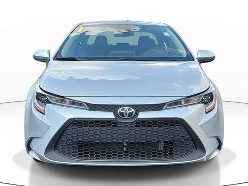 Used 2021 Toyota Corolla LE w/ LE Convenience Package image 2