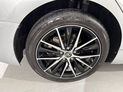 Used 2021 Toyota Camry SE FWD image 12