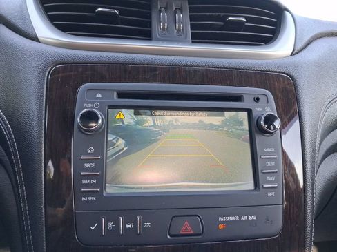 Used 2016 Chevrolet Traverse LT FWD image 33