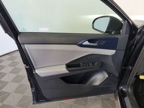 Used 2022 Volkswagen Taos SE image 12
