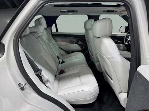 Used 2024 Land Rover Range Rover Sport SE image 10