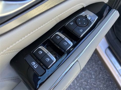 Certified 2022 Kia Sorento SX image 13