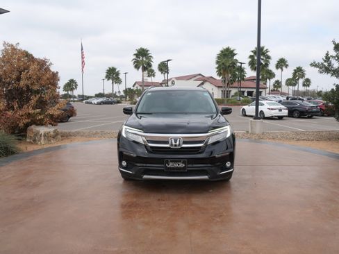 Used 2019 Honda Pilot Touring image 6