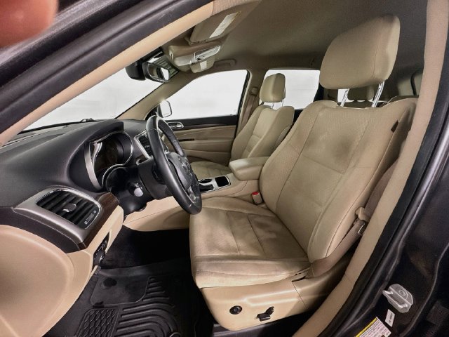 Used 2018 Jeep Grand Cherokee Laredo AWD/4WD image 22