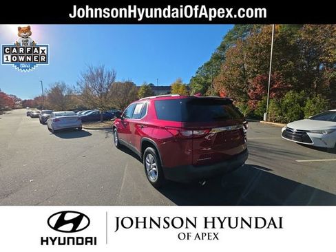 Used 2019 Chevrolet Traverse LT image 17