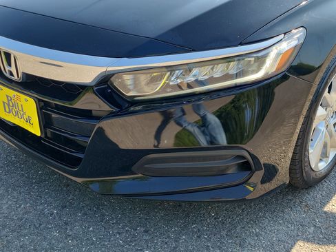 Used 2019 Honda Accord LX image 9