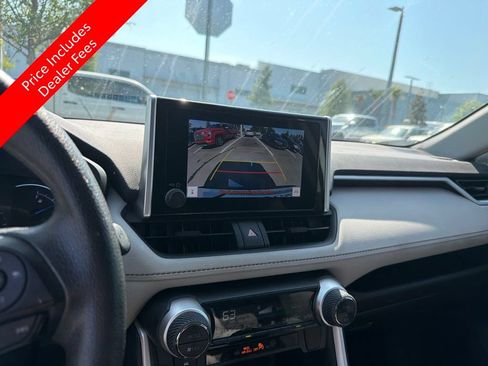 Used 2024 Toyota RAV4 XLE AWD/4WD image 7