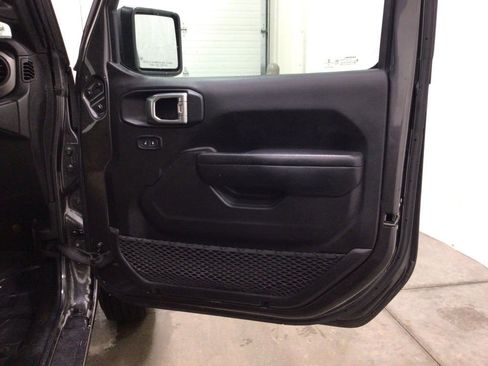 Used 2023 Jeep Gladiator Sport image 30