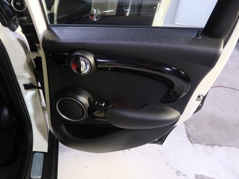 Used 2015 MINI Cooper S image 30