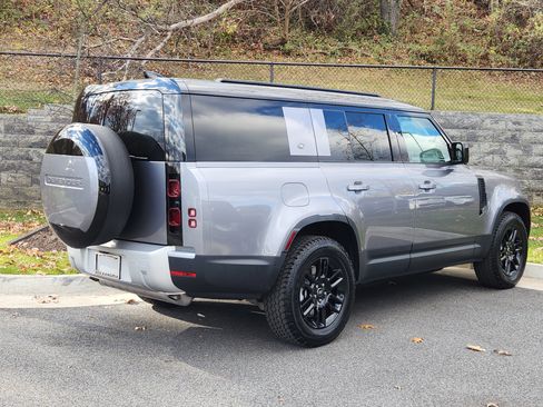 Used 2024 Land Rover Defender 130 S image 2