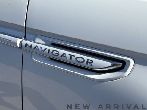 Used 2020 Lincoln Navigator Reserve w/ Equipment Group 208A Reserve AWD/4WD image 8