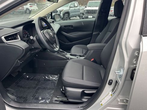 Used 2025 Toyota Corolla LE image 21