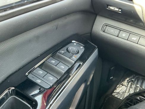 Used 2023 Nissan Pathfinder SL image 21