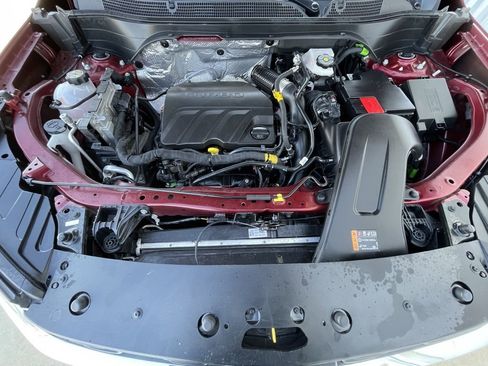 Used 2025 Chevrolet Trax LT w/ LT Convenience Package image 33