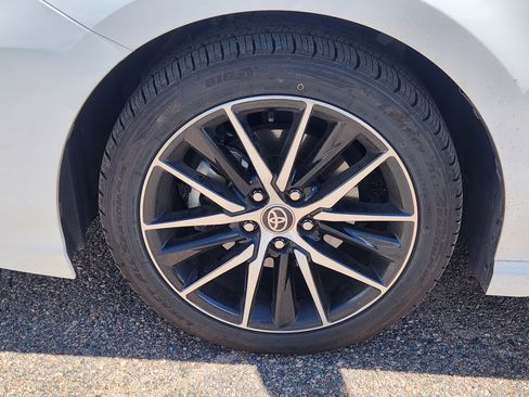 Used 2023 Toyota Camry SE FWD image 7