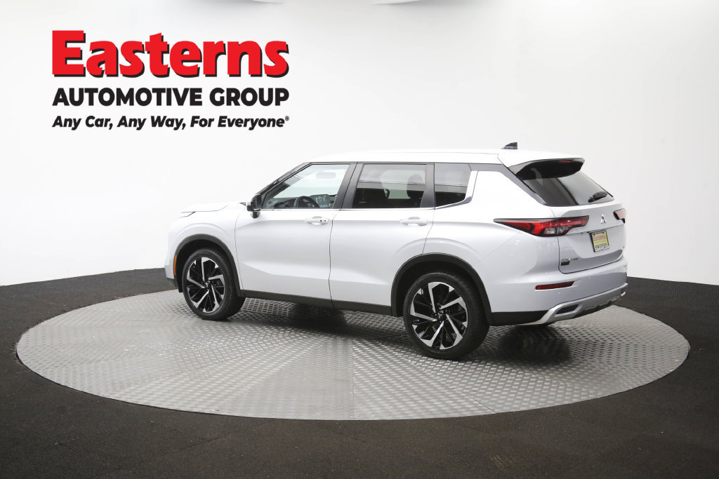 Used 2024 Mitsubishi Outlander SE AWD/4WD image 65