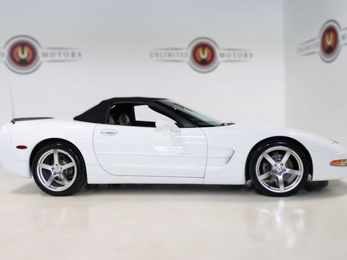 Used 2004 Chevrolet Corvette w/ Preferred Equipment Group image 5