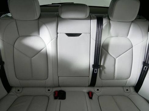 Used 2017 Porsche Macan S image 13