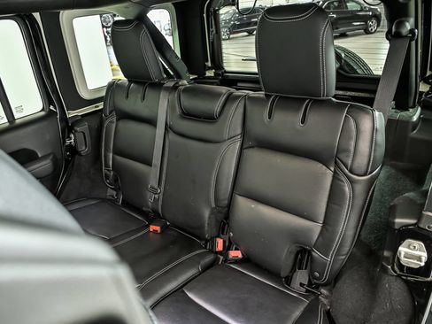 Used 2022 Jeep Wrangler Unlimited Sport AWD/4WD image 14