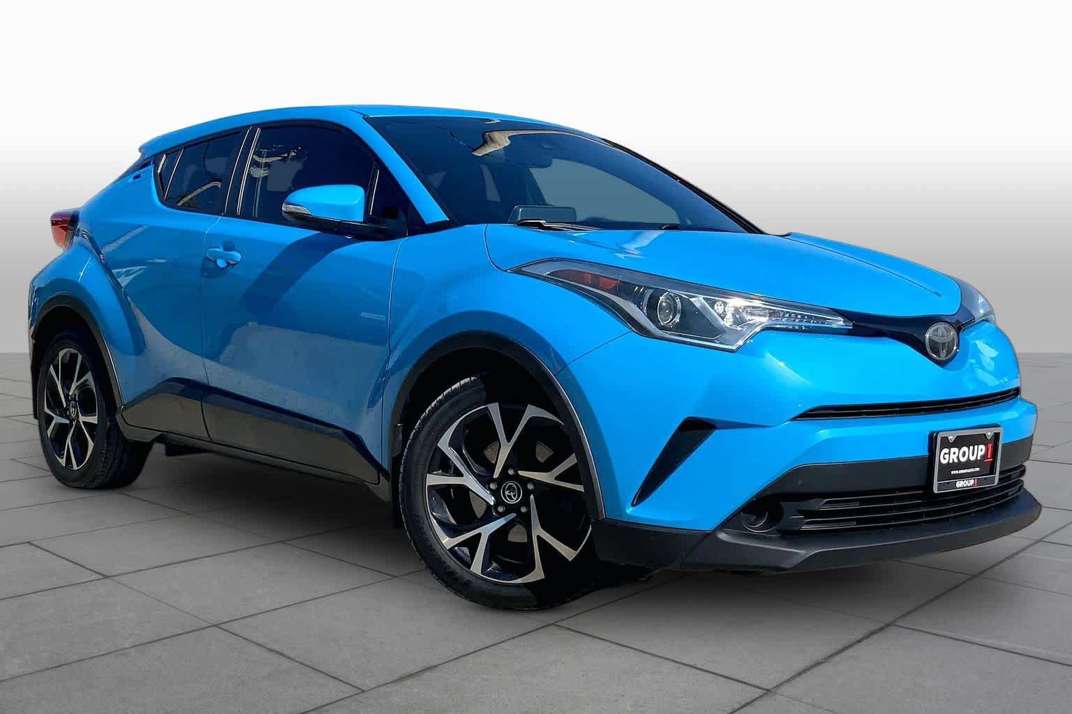 Used 2019 Toyota C-HR XLE FWD image 3
