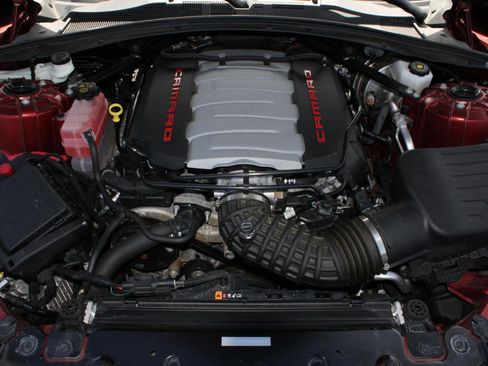 Used 2022 Chevrolet Camaro SS w/ Design Package 2 RWD image 17