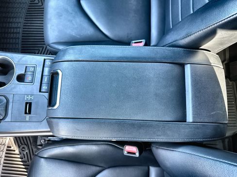 Used 2022 Toyota Highlander XLE FWD image 21